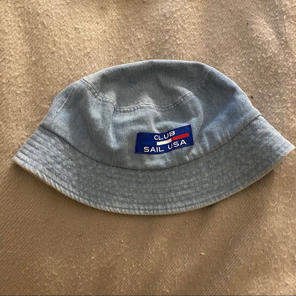 bucket hat